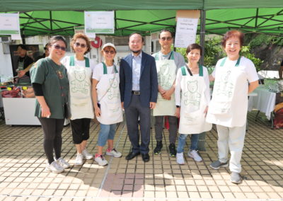 Mr. Cheung Tat Tong, BBS, JP and SRDC Volunteers